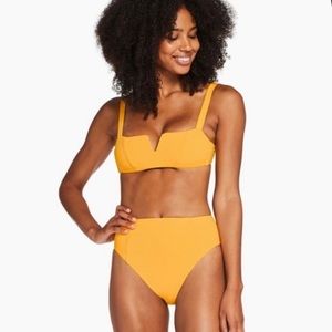 NWT Vitamin A Bikini Bottom Full Coverage. Iced Mango color. Size 6